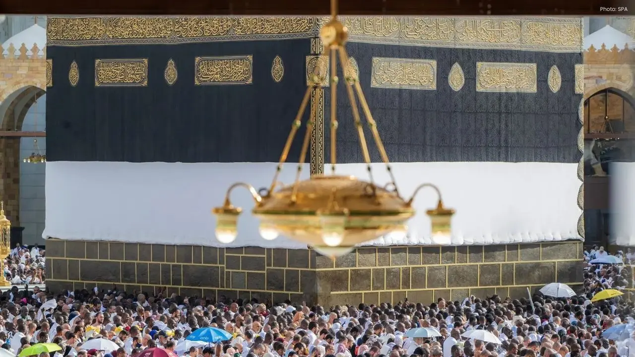 Pilgrims Complete Tawaf Al-Ifadah at Makkah's Grand Mosque