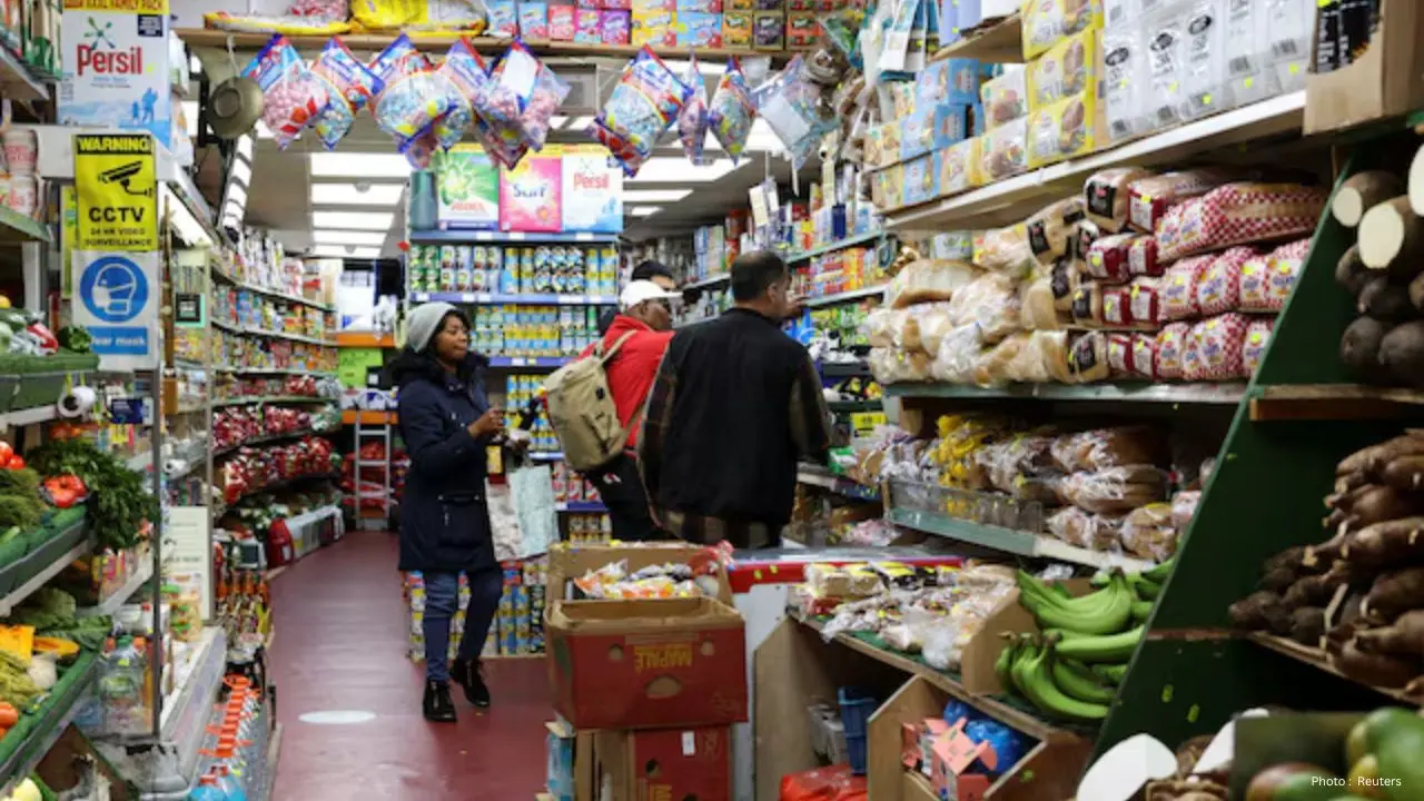 UK Grocery Price Inflation Moderates Despite Global Tensions