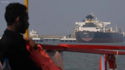 US Sanctions Iranian Oil Tankers  Strait Authority Despite Ceasefire Talks Progress