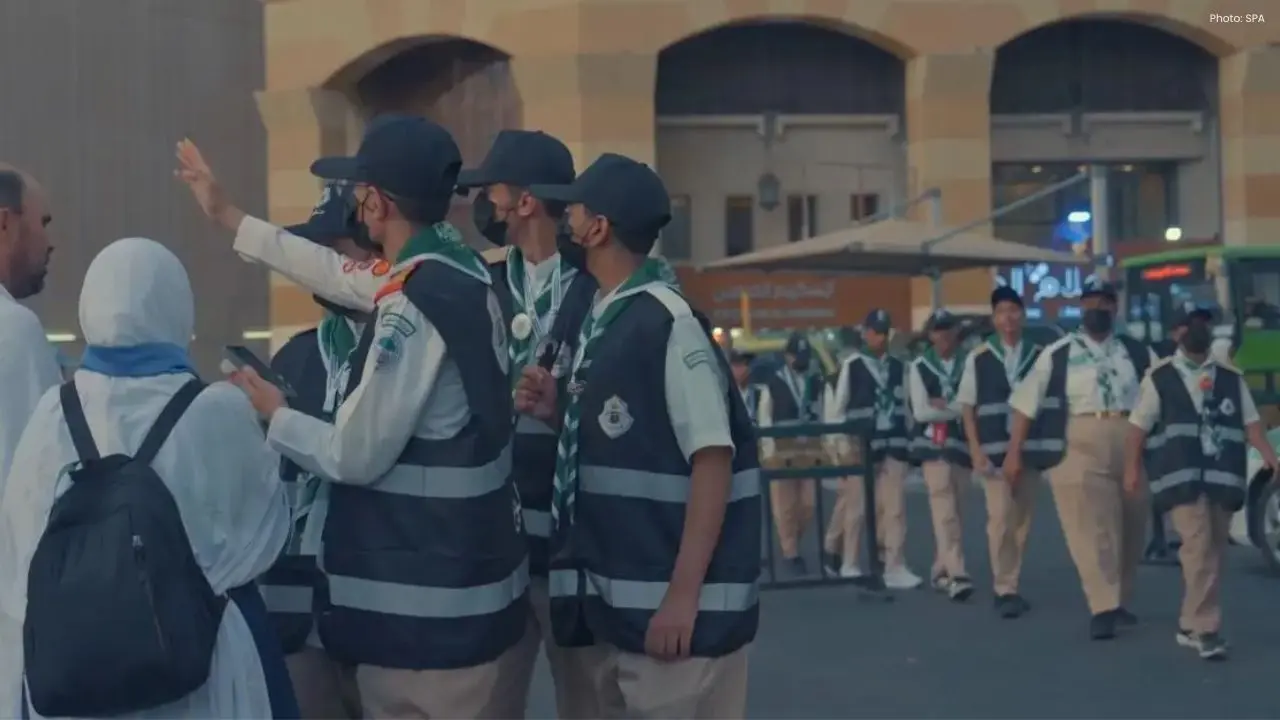 Saudi Volunteers Enhance Hajj Experience for Pilgrims