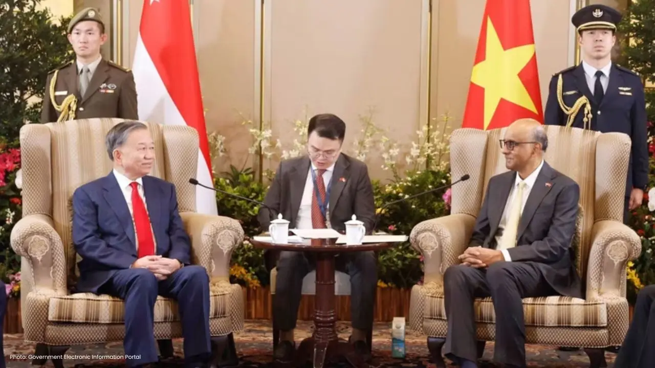 Vietnam and Singapore Enhance Bilateral Relations