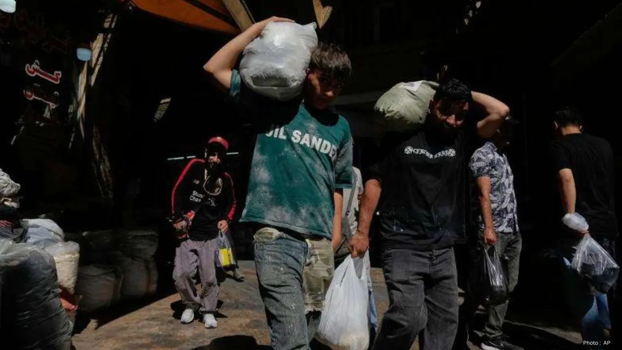 Iran's Economic Turmoil Deepens Amid Ongoing Regional Tensions