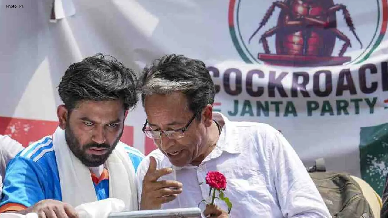 Sonam Wangchuk Highlights Education Accountability at Delhi Protest