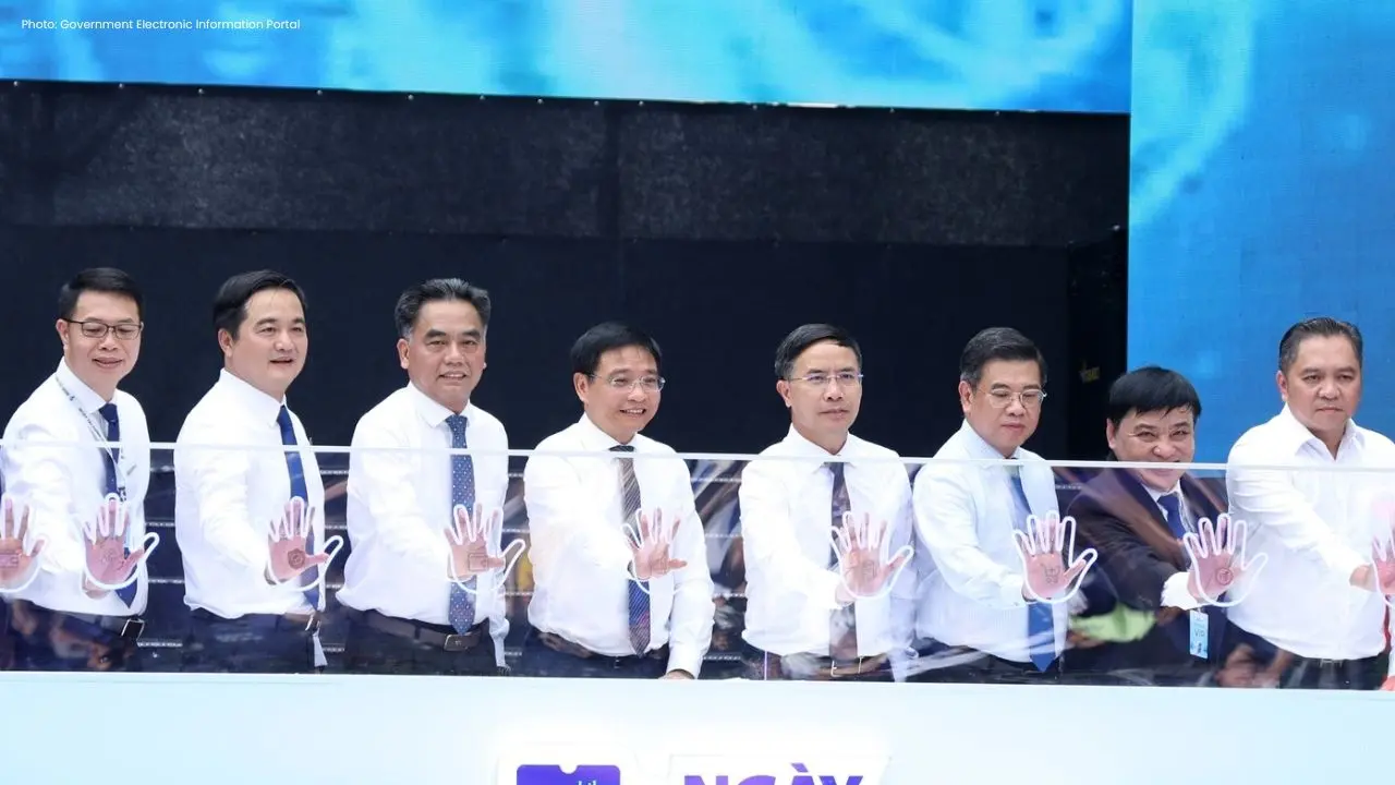 Vietnam Accelerates Transition to Cashless Economy