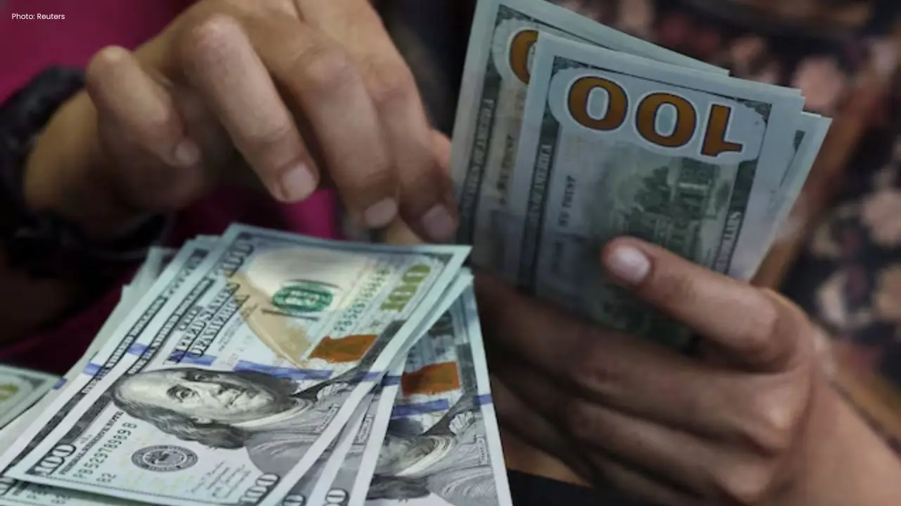 US Dollar Reaches Two-Month Peak Amid Fed Rate Hike Speculations
