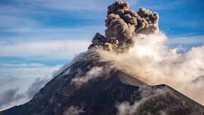 Indonesia Steps Up Safety Measures for Volcano Tourism After Tragic Deaths